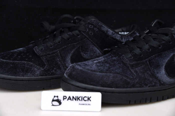 DOVER STREET MARKET X NIKE DUNK LOW TRIPLE BLACK DH2686-002
