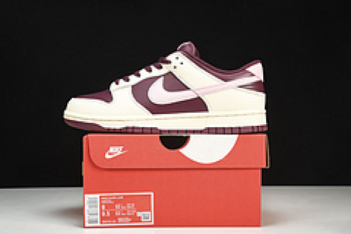 Nike Dunk Low Valentine