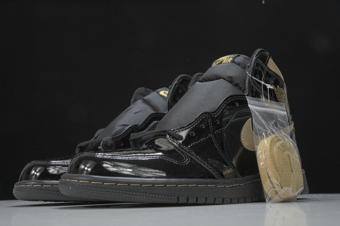 Jordan 1 Retro High Black Metallic Gold (2020) 555088-032