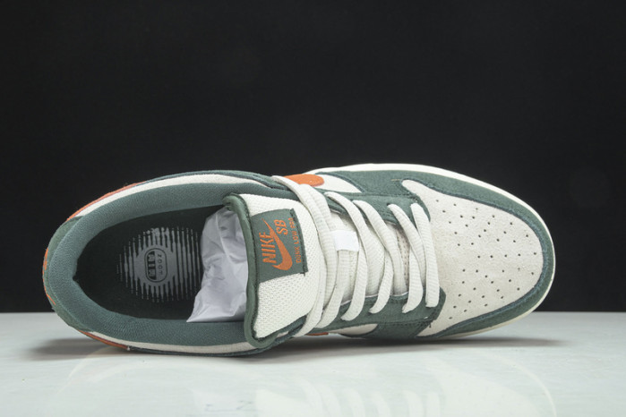 Nike Dunk SB Low Eire - 304292-185