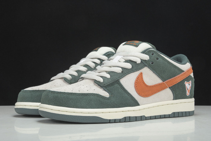 Nike Dunk SB Low Eire - 304292-185