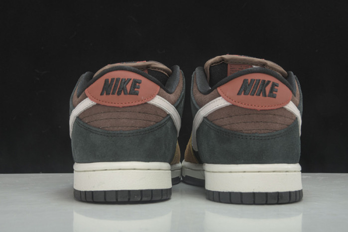 Nike SB Dunk Low Joe Strummer - 304292-902