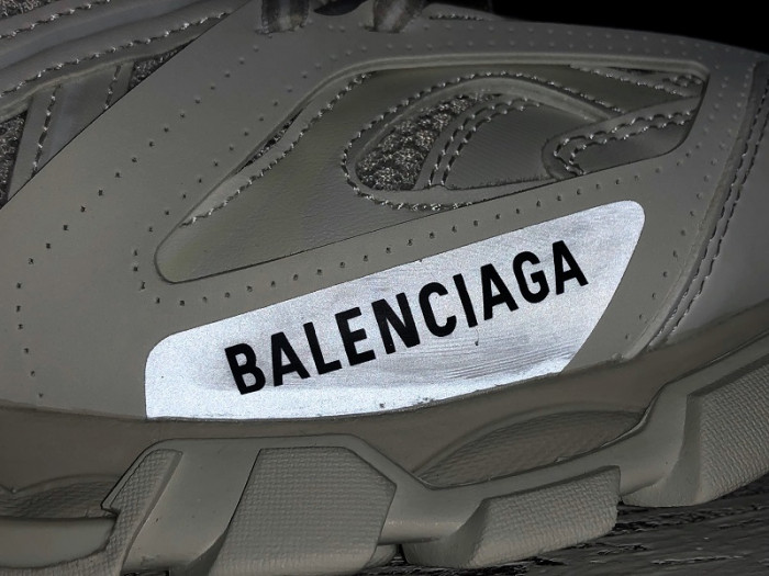 BLEN Track White 542023W1GB19000