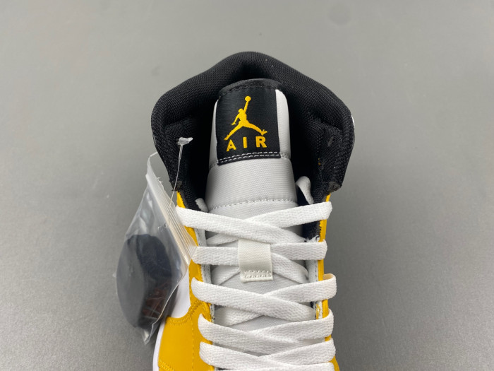 Air Jordan 1 Mid DQ8426-701