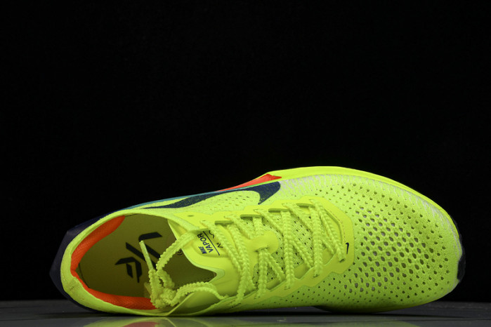 Nk ZoomX Vaporfly NEXT% 3 DV4129-700