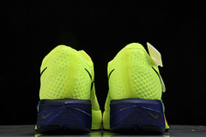 Nk ZoomX Vaporfly NEXT% 3 DV4129-700