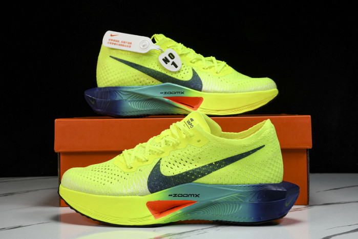 Nk ZoomX Vaporfly NEXT% 3 DV4129-700