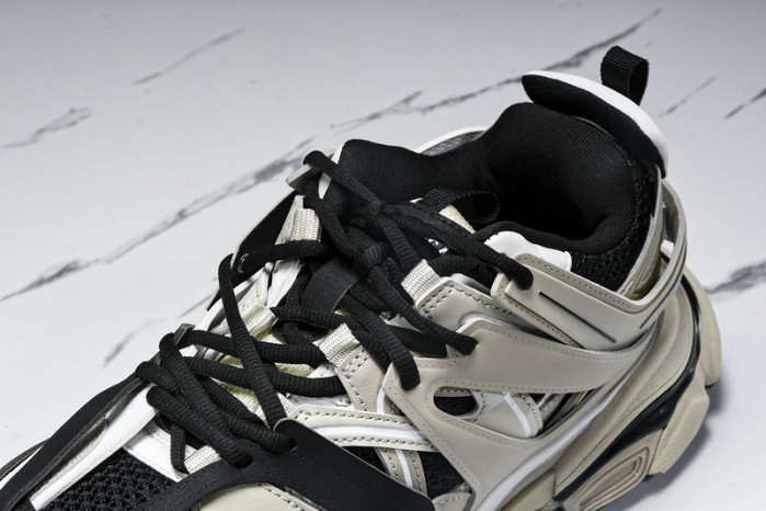 BLEN Track W3AC4 8071