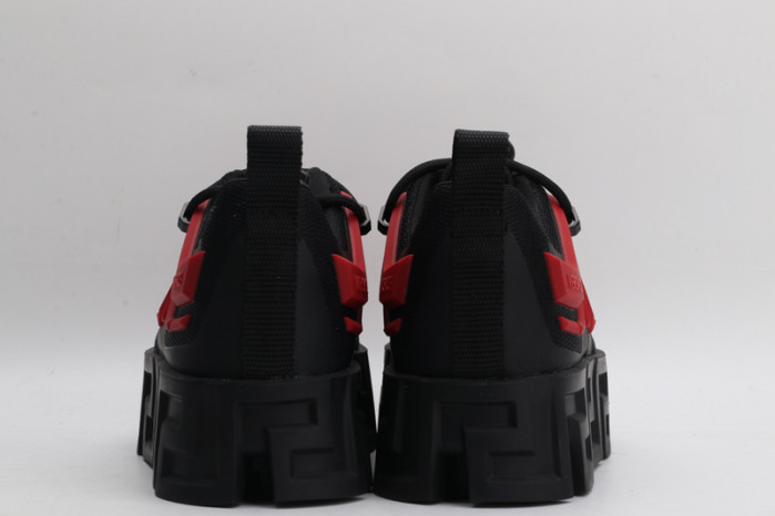 VER DESIGNER SNEAKERS