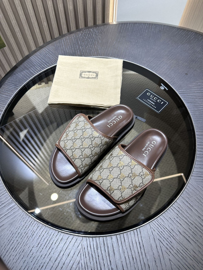 G DESIGNER SLIPPERS