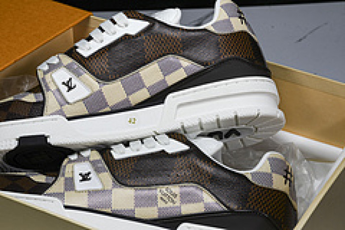 L&V SNEAKERS
