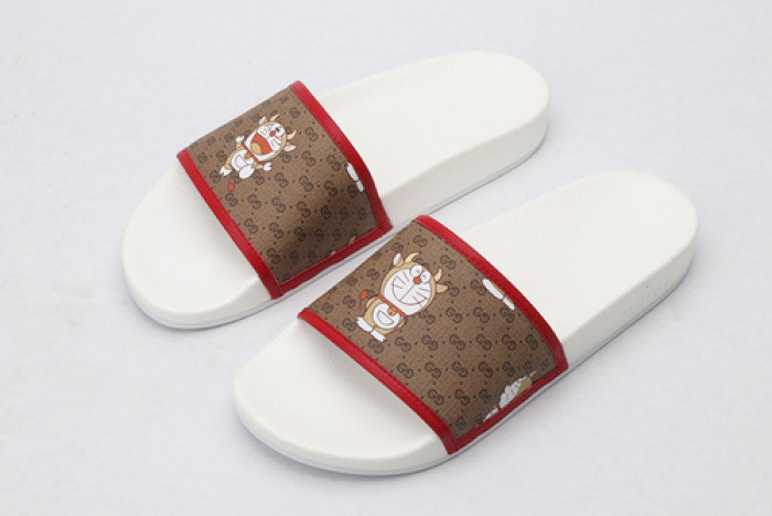 G DESIGNER SLIPPERS
