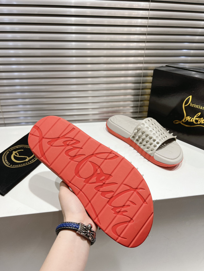 CL SLIPPERS
