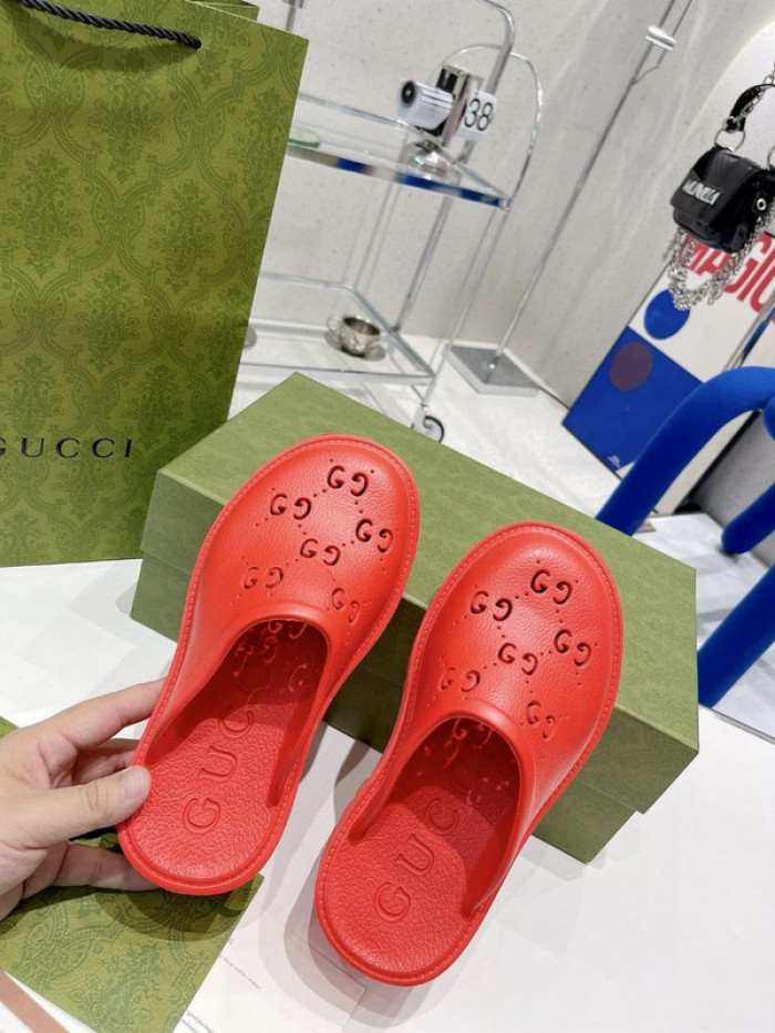 G DESIGNER SLIPPERS