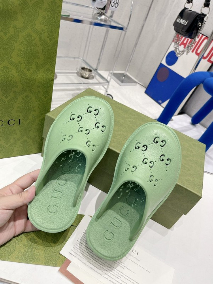 G DESIGNER SLIPPERS