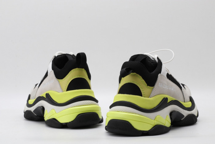 blen triple s Ba*len*cia*ga