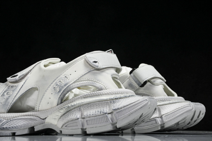 BLEN DESIGNER SLIPPERS