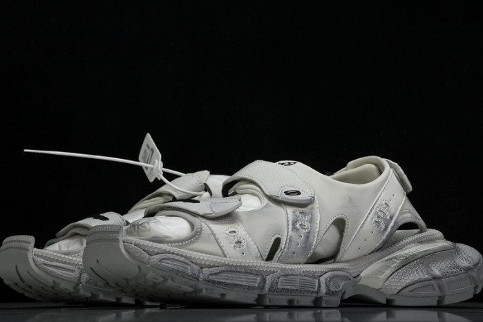 BLEN DESIGNER SLIPPERS