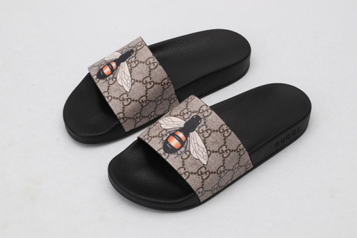 G DESIGNER SLIPPERS