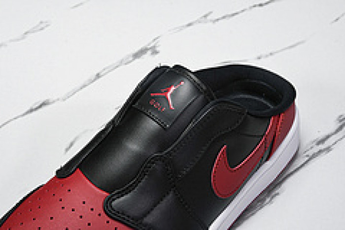 Air Jordan 1 Mule“Bred” FJ1214-001