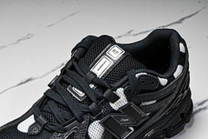 New Balance M1906RPB