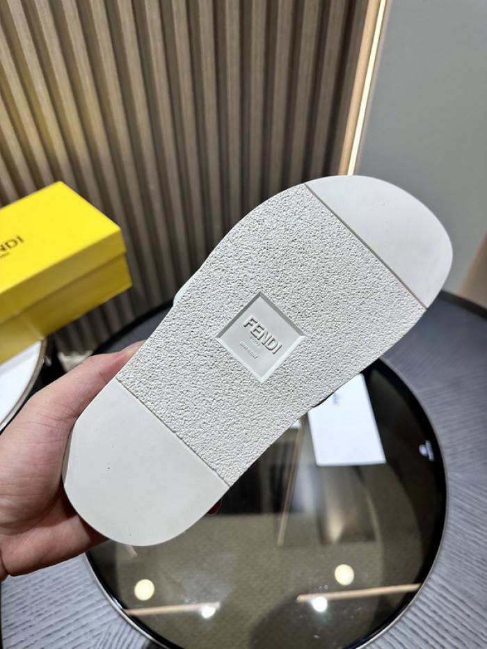 FEND1 SLIPPERS