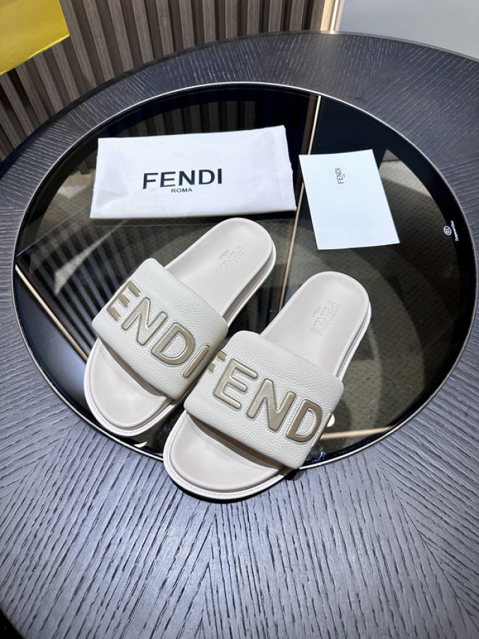 FEND1 SLIPPERS