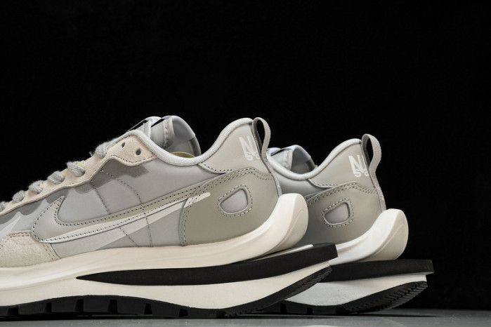 Sacai x Nk VaporWaffle 3.0 DD1875108