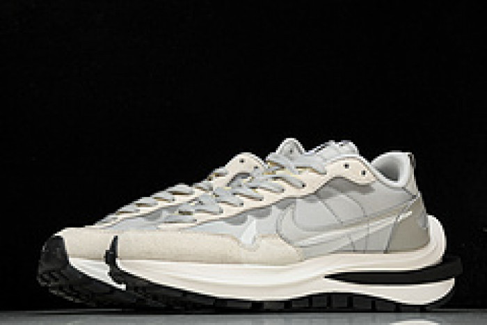 Sacai x Nk VaporWaffle 3.0 DD1875108