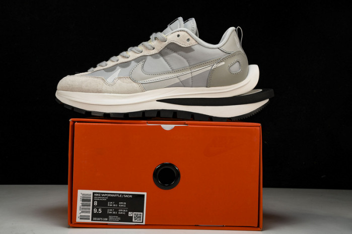Sacai x Nk VaporWaffle 3.0 DD1875108