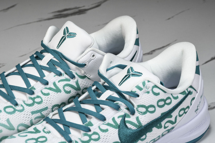 NIKE KOBE 8 PROTRO “Radiant Emerald” FQ3549-101