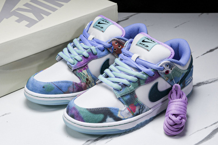 Futura Laboratories x Nike SB Dunk Low HF6061-400