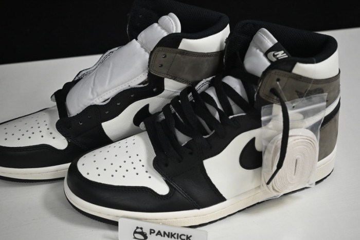 Air Jordan 1 High OG “Dark Mocha” 555088-105