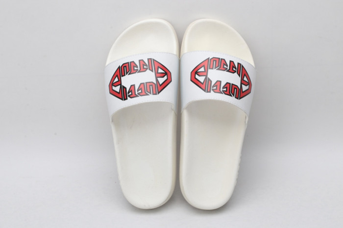 G DESIGNER SLIPPERS