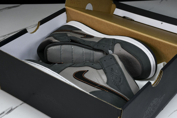 Air Jordan 1 Mid FQ8338-017