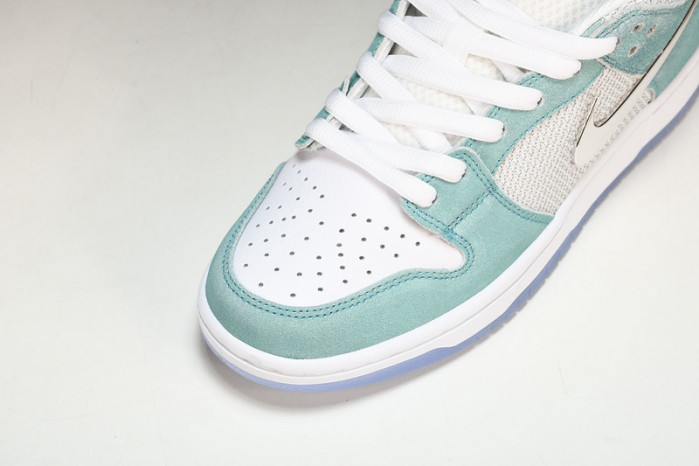 APRIL SKKATEBOARDS x NK SB Dunk Low FD2562-400