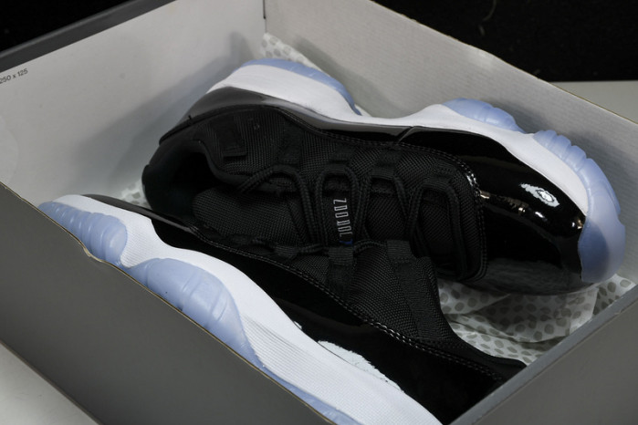 Air Jordan 11 Low "Space Jam" FV5104-004