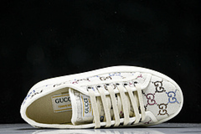G*u*i sneaker