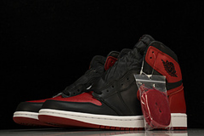 AIR JORDAN 1 RETRO HIGH OG 555088-001