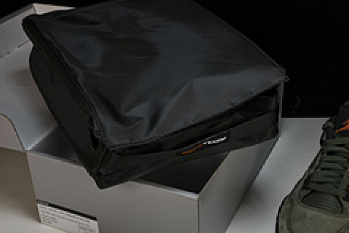 Air Jordan 4 Retro UNDFTD JBM351-M1