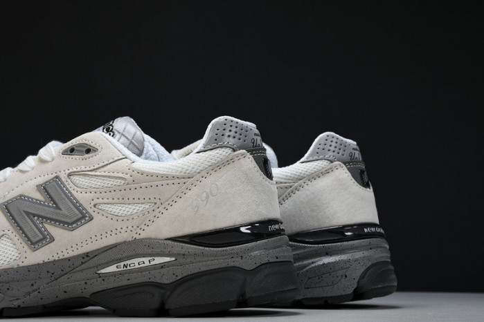 New Balance M990BY3