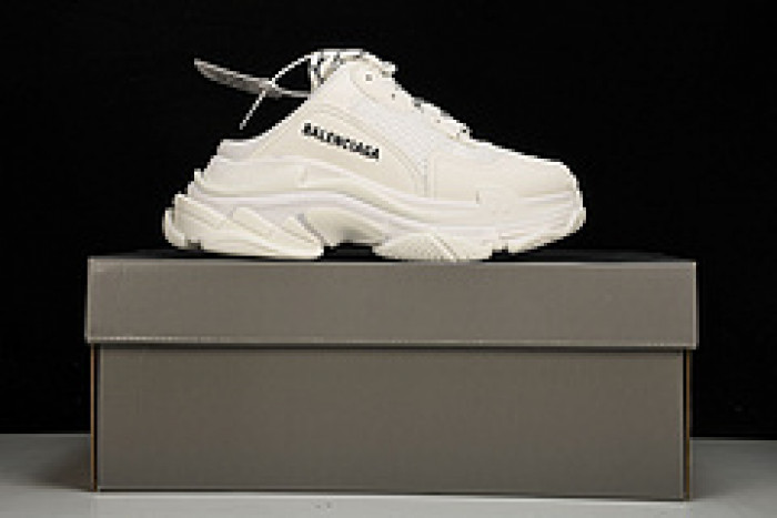 Ba*len*cia*ga triple s w2f5-0125