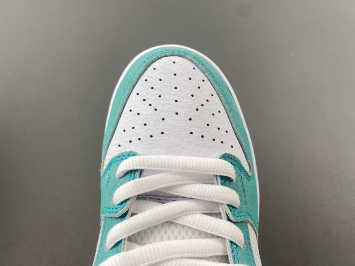 Dunk SDCAI*NIKE SB Low FD2562-400