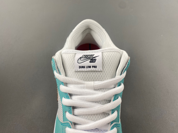 Dunk SDCAI*NIKE SB Low FD2562-400