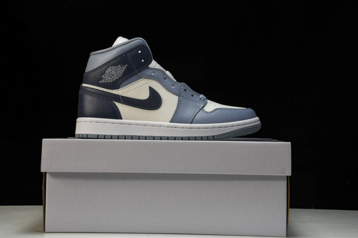 WMNS AIR JORDAN 1 MID BQ6472-140