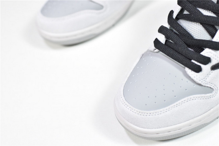 Nike SB Dunk Low Chlorophyll BQ6817-011