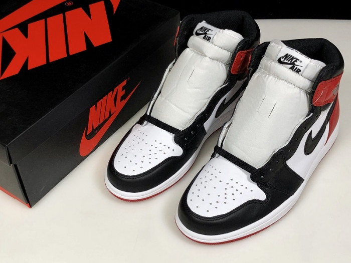 AIR JORDAN 1 HIGH OG “BLACK TOE” WHITE/ BLACK-VARSITY RED 555088-125