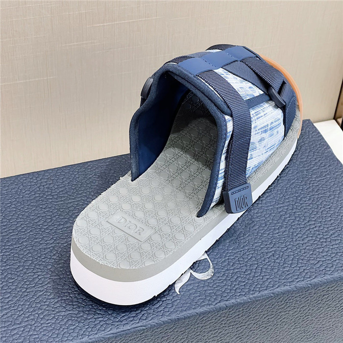 DO DESIGNER SLIPPERS