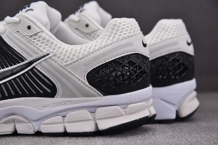 NK Air Zoom Vomero 5 White Black FB9149-101
