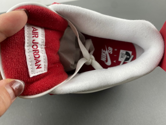 Nike SB x Air Jordan 4 Retro SP 